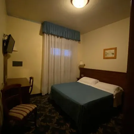 Terme Posta מלון 3*